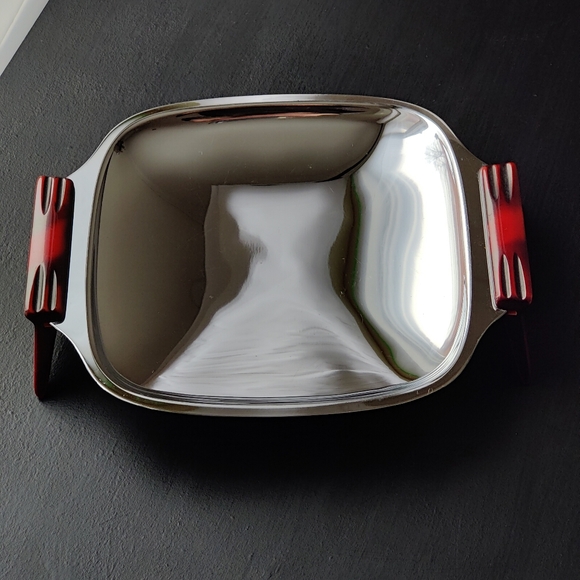 Glo Hill - Gourmates small square cake serving tray with red bakelite hanlles - Picture 7 of 12